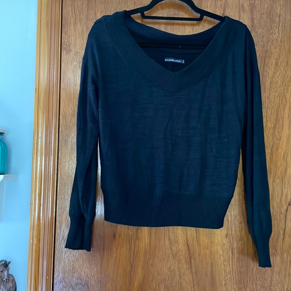 Abercrombie V neck cozy knit top